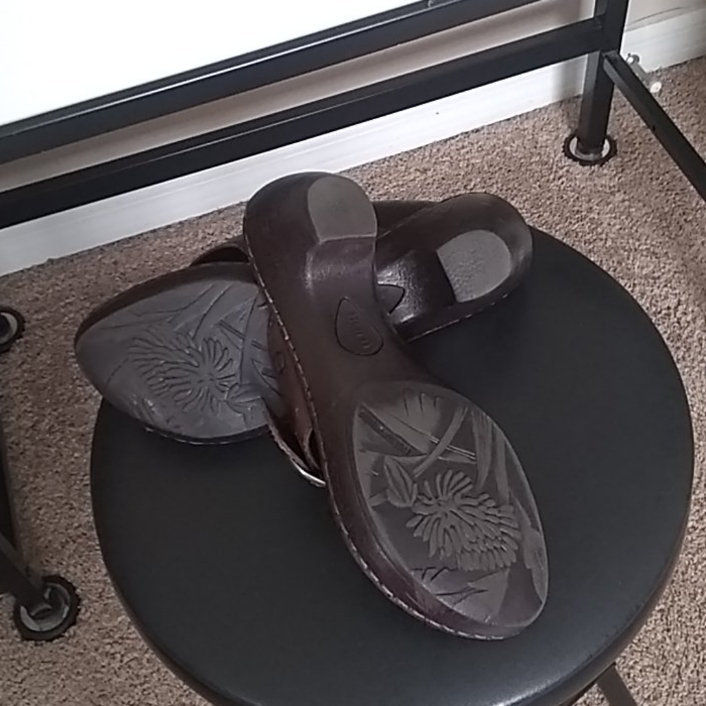 Born Sandals - Picture 3 of 8